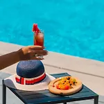 The One Boutique Ξενοδοχείο 4*