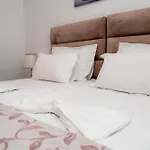 Ξενοδοχείο The One Boutique 4*