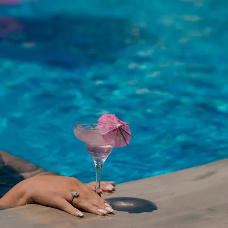 The One Boutique Hotell Mucaj