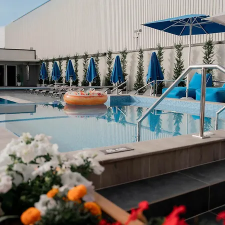 酒店 The One Boutique Mucaj